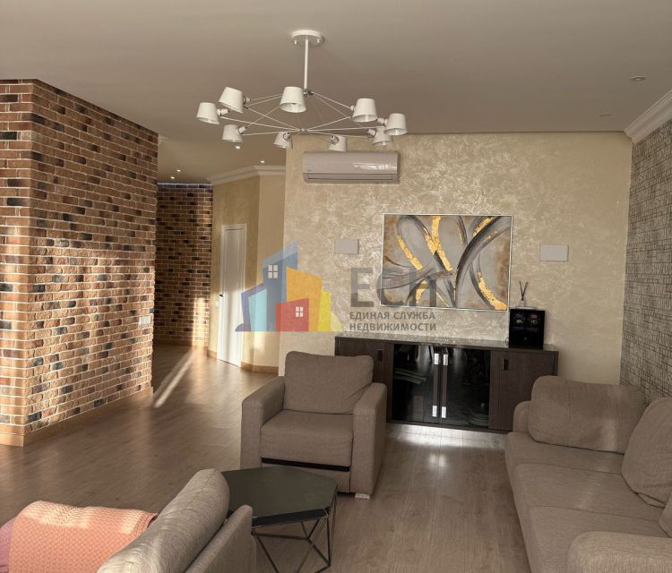Продаётся 3-комнатная квартира, 130 м²