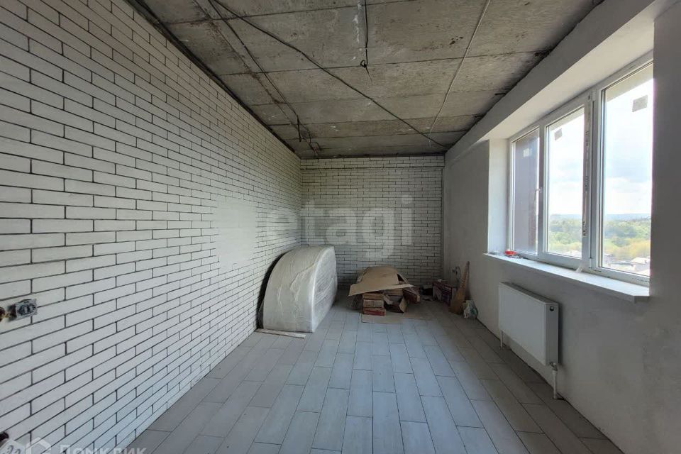 Продаётся 1-комнатная квартира, 42 м²