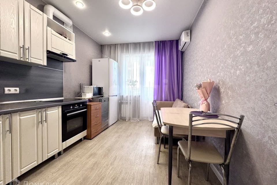 Продаётся 1-комнатная квартира, 45.7 м²