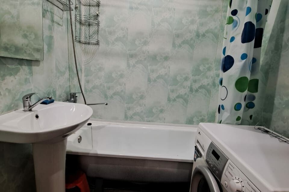 Продаётся 1-комнатная квартира, 41.8 м²