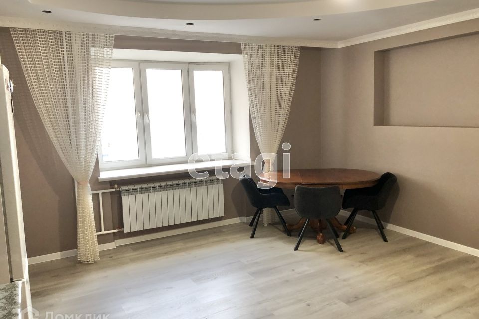 Продаётся 2-комнатная квартира, 82 м²