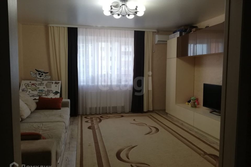 Продаётся 2-комнатная квартира, 63.8 м²