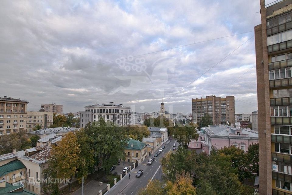 Продаётся 6-комнатная квартира, 640 м²