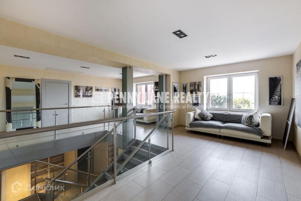 Продаётся 15-комнатная квартира, 680 м²