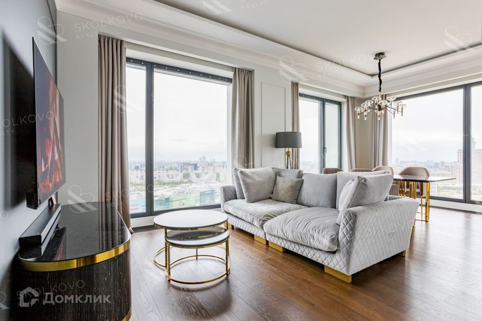 Продаётся 3-комнатная квартира, 113 м²