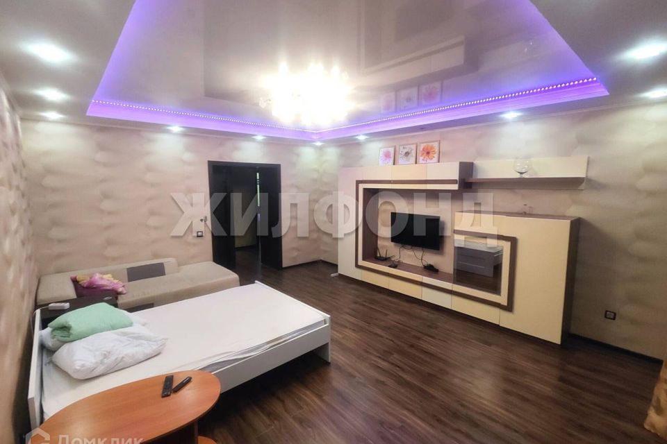 Сдаётся 3-комнатная квартира, 108 м²
