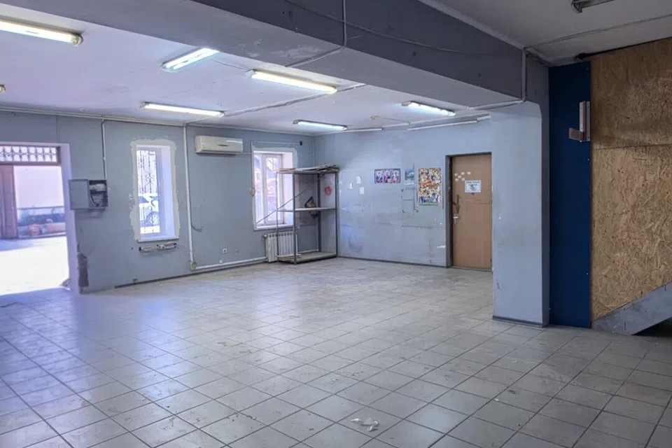 Сдаётся торговое помещение, 1356.8 м²