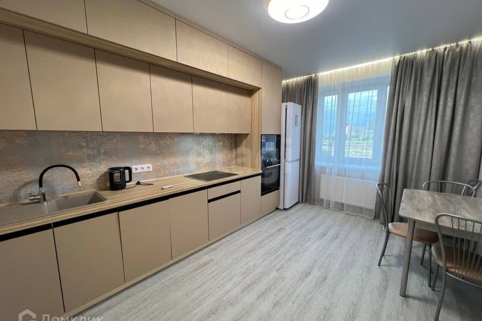 Сдаётся 2-комнатная квартира, 65 м²