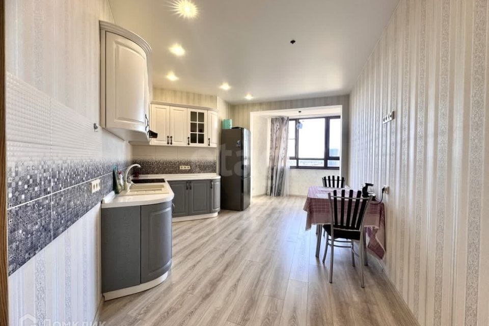 Продаётся 1-комнатная квартира, 58 м²