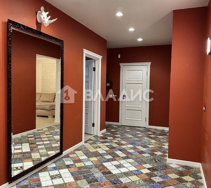 Продаётся 3-комнатная квартира, 104.7 м²
