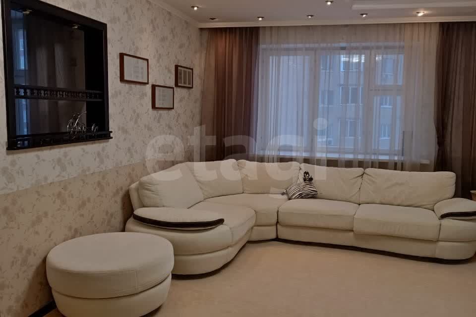 Продаётся 3-комнатная квартира, 101.3 м²