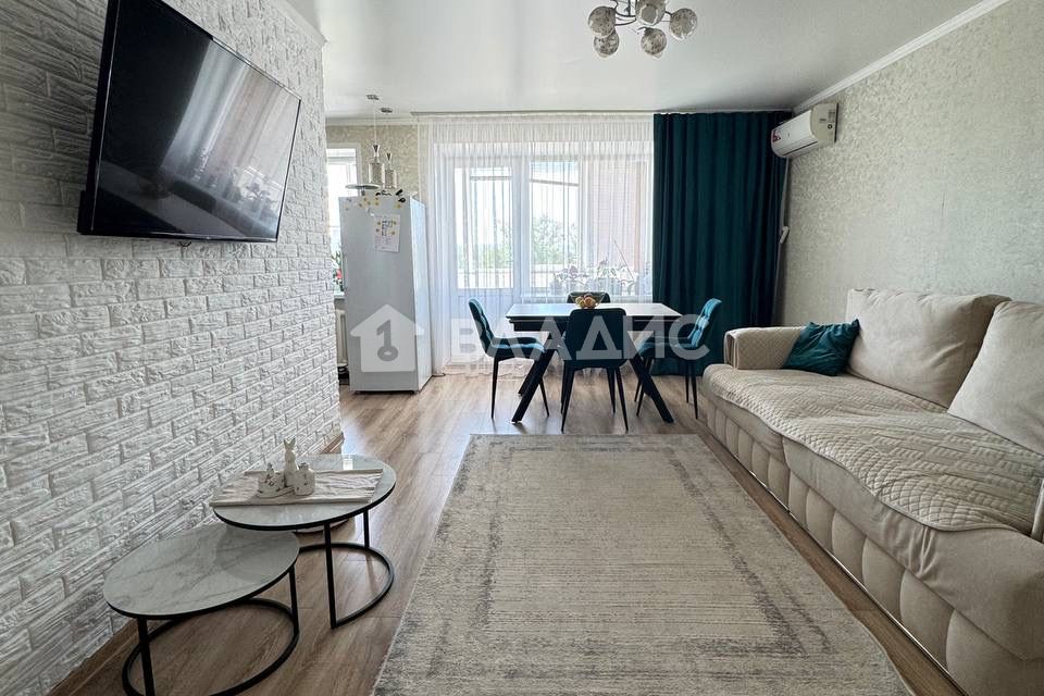 Продаётся 3-комнатная квартира, 60.5 м²