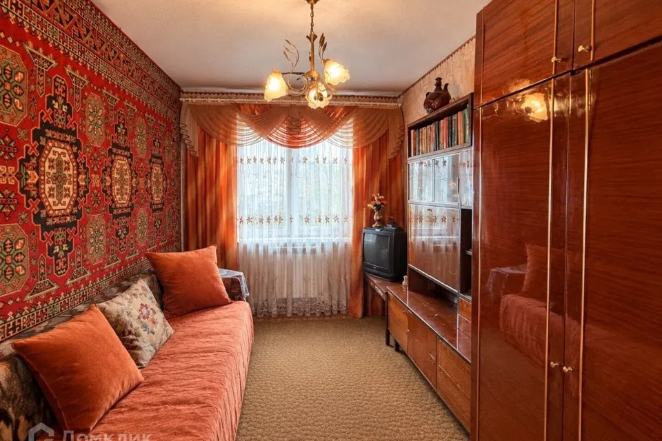 Продаётся 4-комнатная квартира, 61 м²