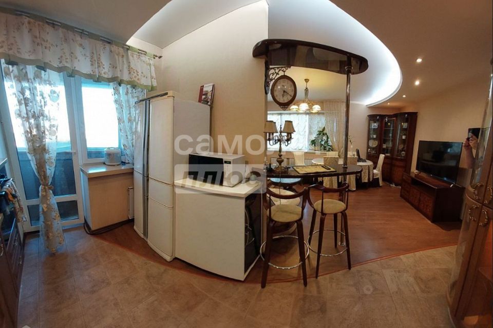 Продаётся 3-комнатная квартира, 108 м²