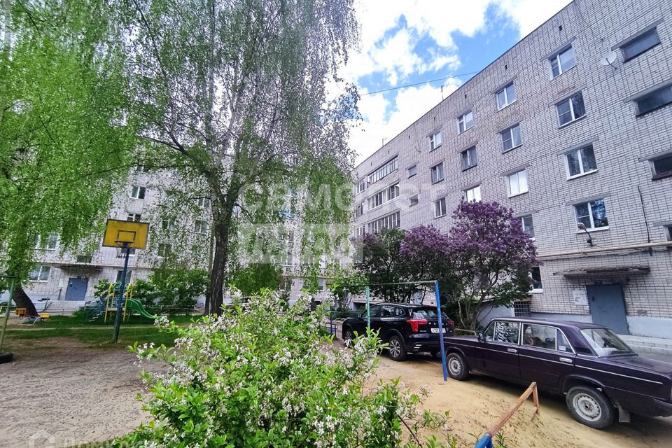 Продаётся 4-комнатная квартира, 82.7 м²