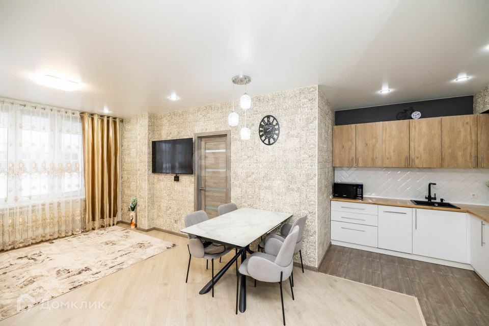 Продаётся 2-комнатная квартира, 62 м²