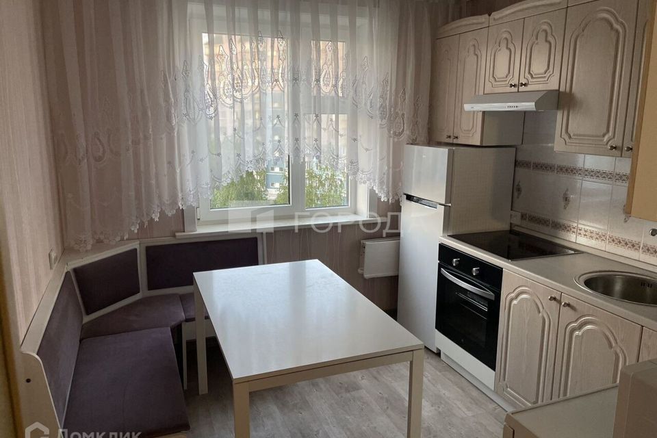 Сдаётся 2-комнатная квартира, 56 м²