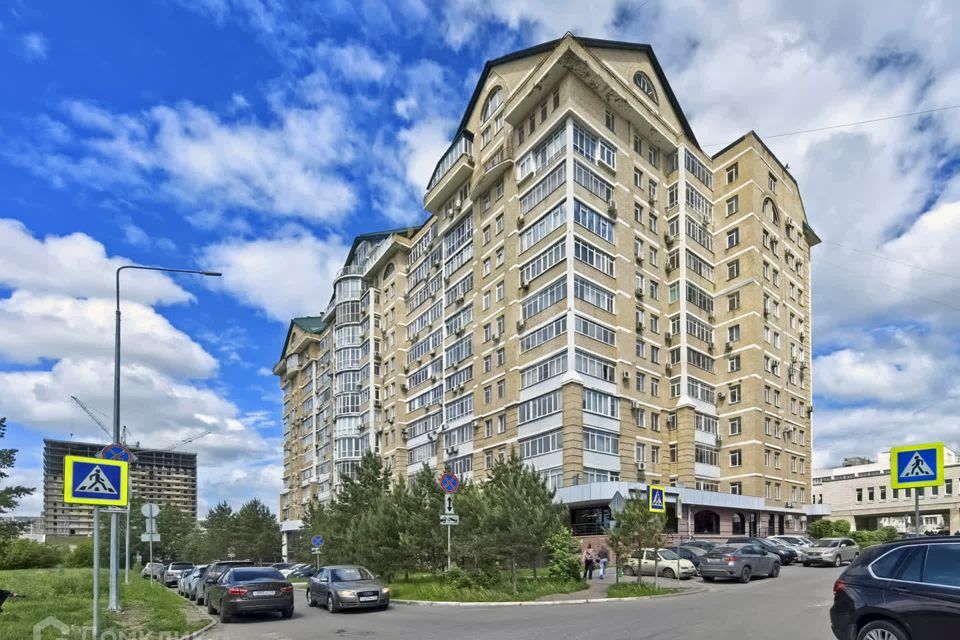 Продаётся 3-комнатная квартира, 100 м²