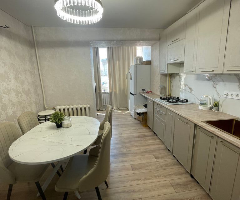 Продаётся 1-комнатная квартира, 58 м²