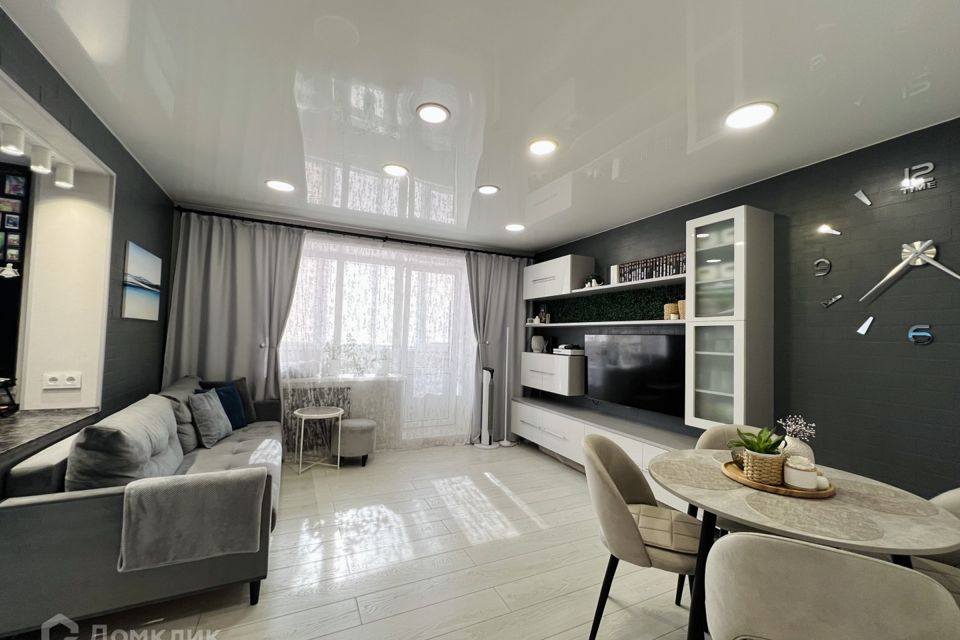 Продаётся 4-комнатная квартира, 75.6 м²