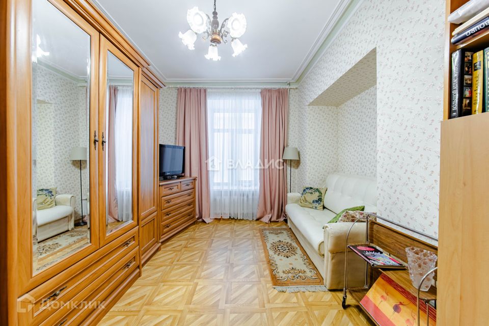 Продаётся 3-комнатная квартира, 109.3 м²