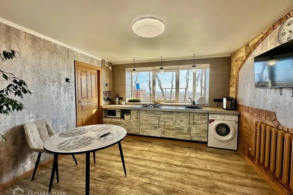 Продаётся 3-этажный дом, 204.2 м²