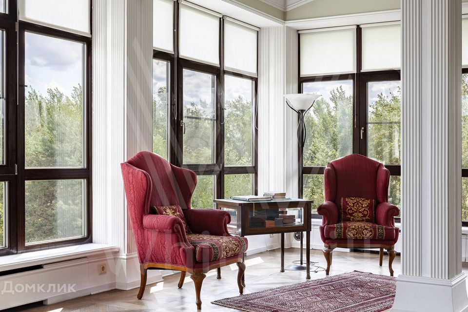 Продаётся 5-комнатная квартира, 289 м²