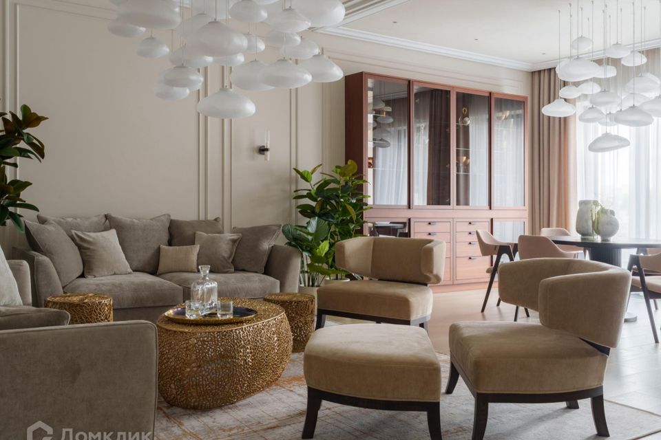 Продаётся 3-комнатная квартира, 140 м²