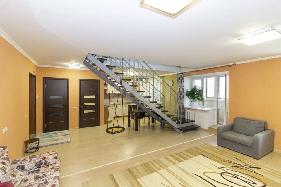 Продаётся 3-комнатная квартира, 105.4 м²