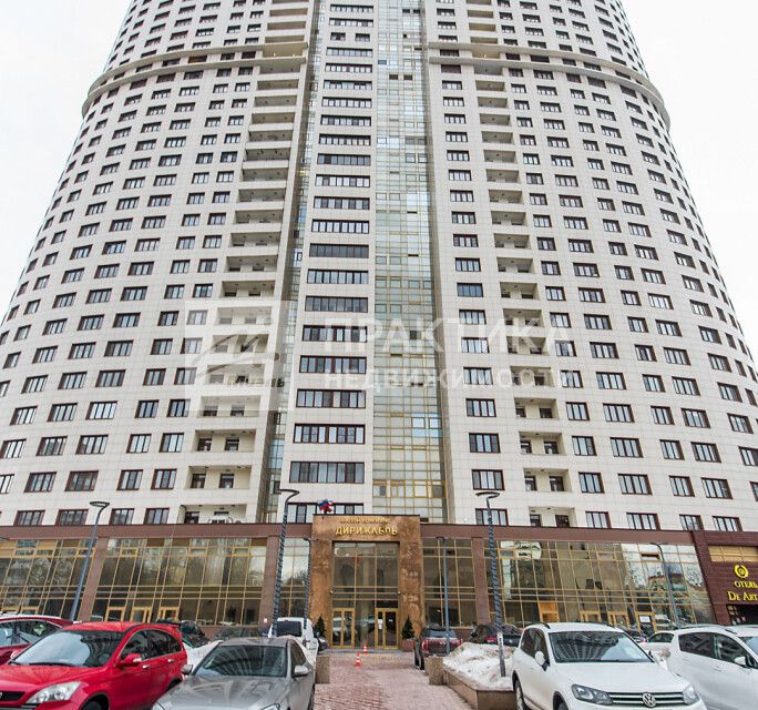 Продаётся 3-комнатная квартира, 107 м²