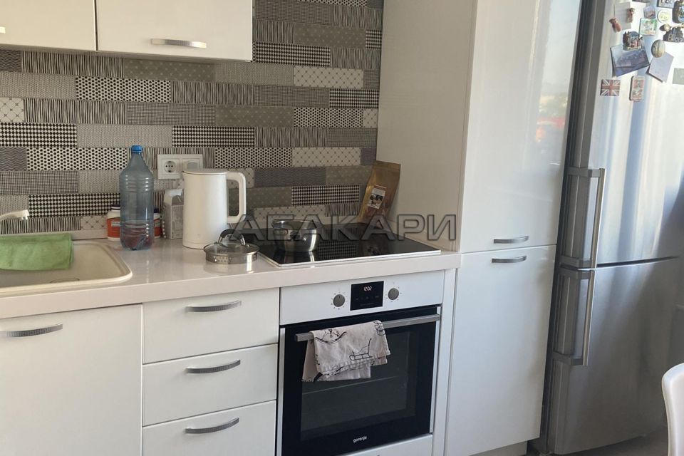 Сдаётся 1-комнатная квартира, 42 м²