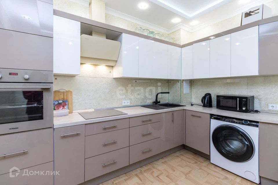 Сдаётся 2-комнатная квартира, 56 м²