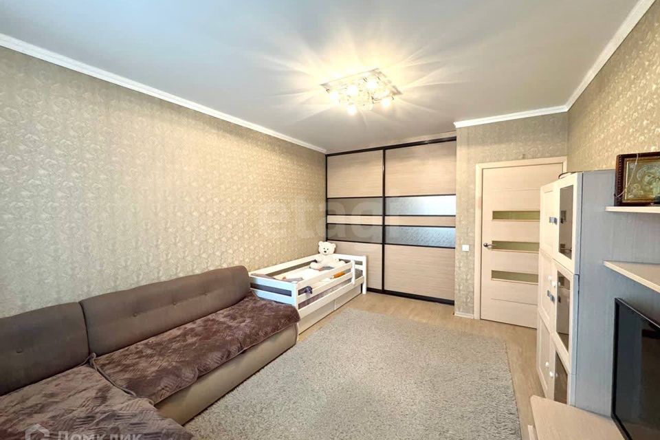 Продаётся 1-комнатная квартира, 42 м²