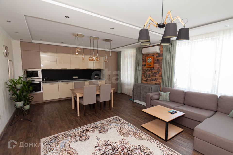Продаётся 3-комнатная квартира, 83 м²