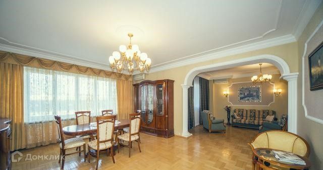 Продаётся 4-комнатная квартира, 165.3 м²