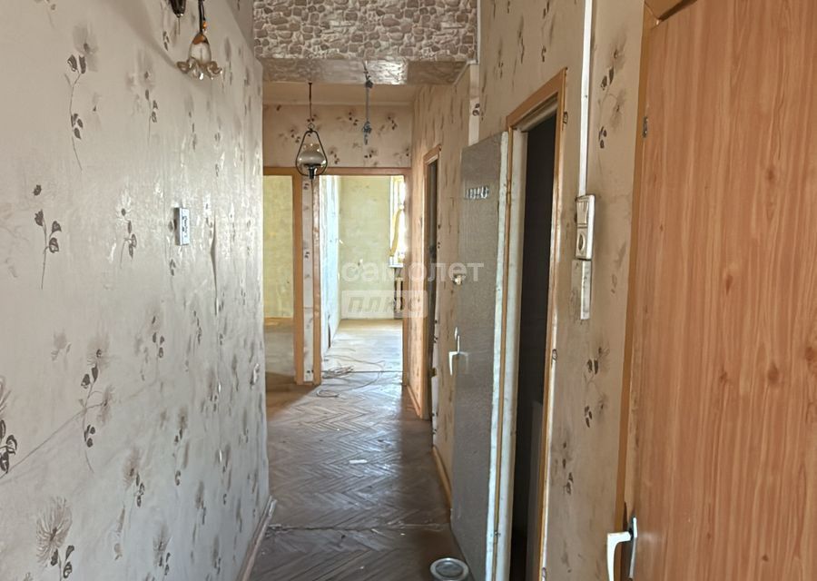Продаётся 4-комнатная квартира, 98 м²