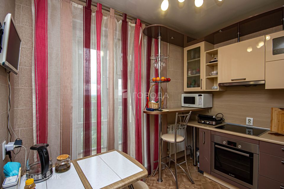 Продаётся 3-комнатная квартира, 57.4 м²