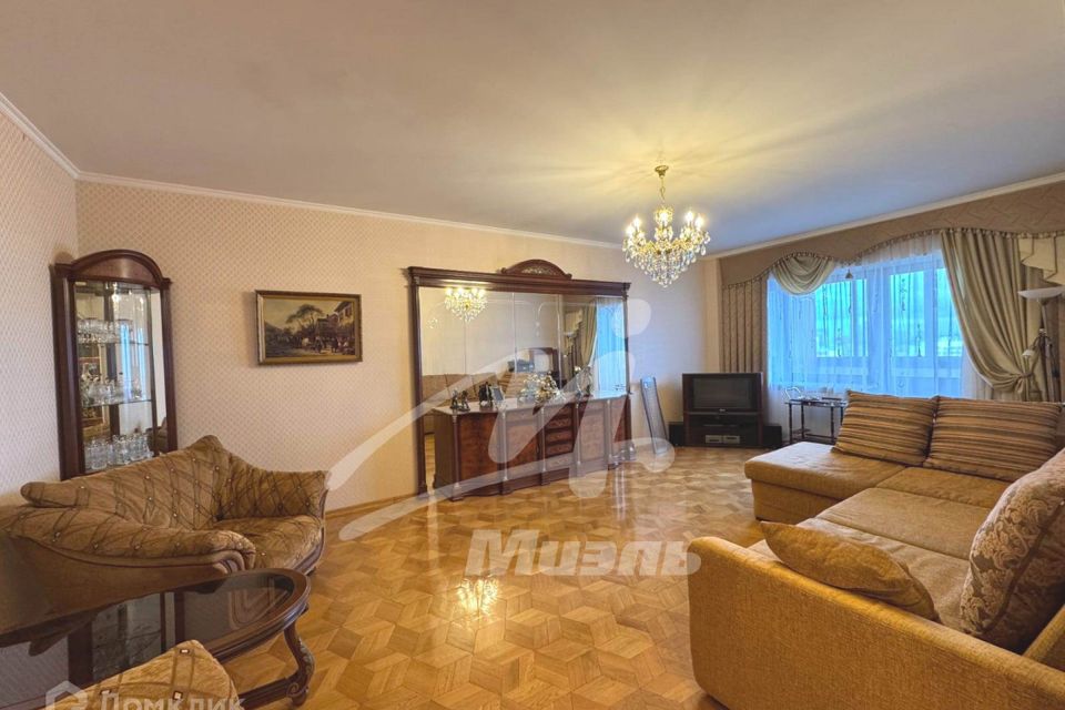 Сдаётся 2-комнатная квартира, 100 м²