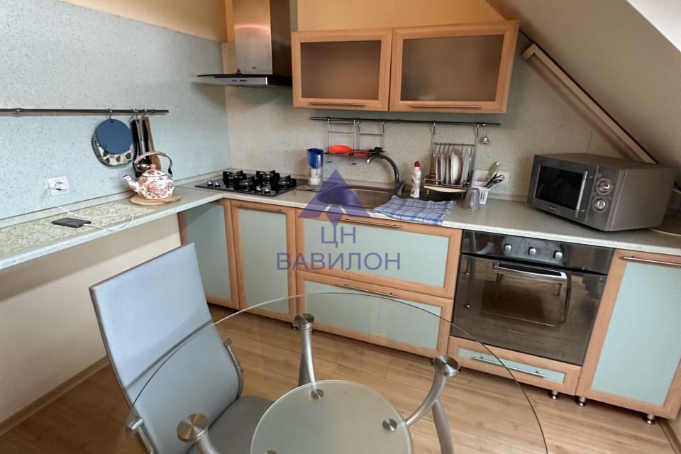 Сдаётся 2-комнатная квартира, 85 м²