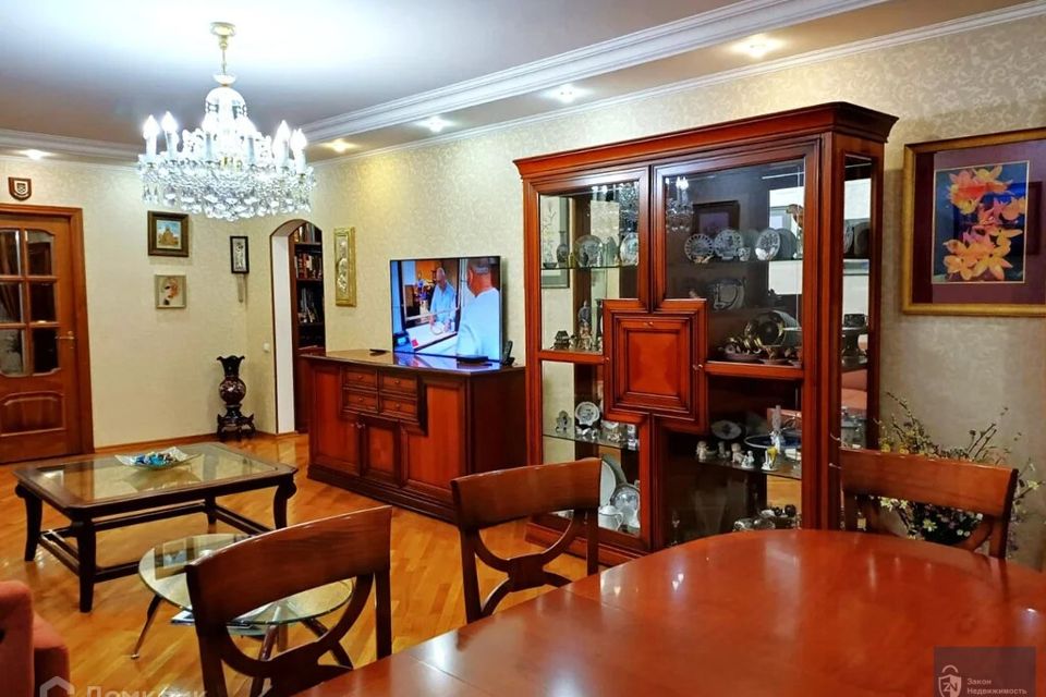 Продаётся 4-комнатная квартира, 114.5 м²