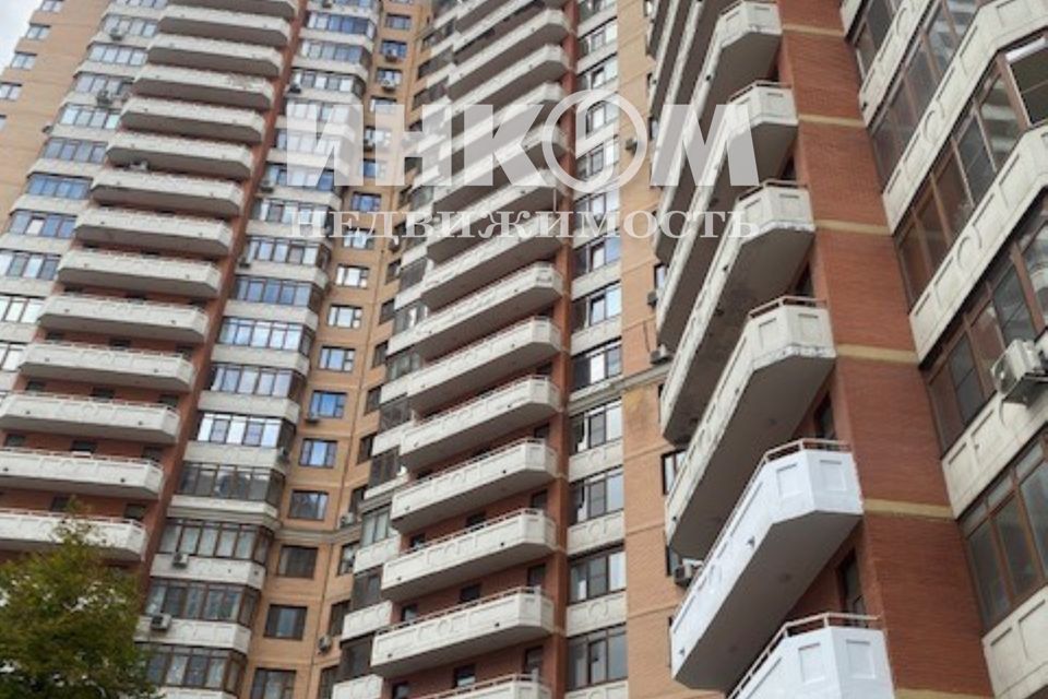 Продаётся 4-комнатная квартира, 144 м²