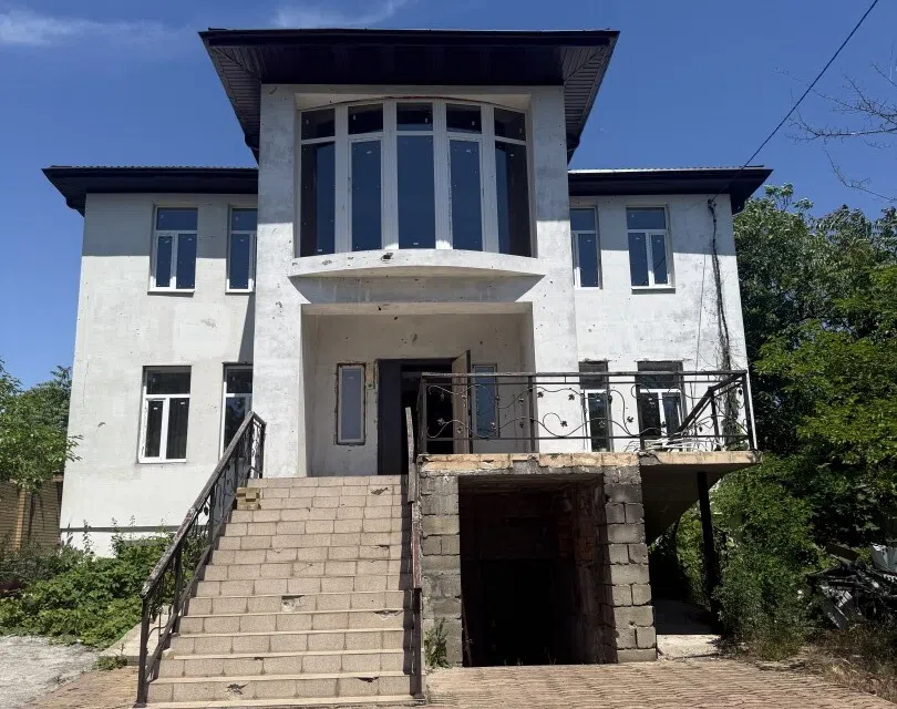 Продаётся 2-этажный дом, 670 м²
