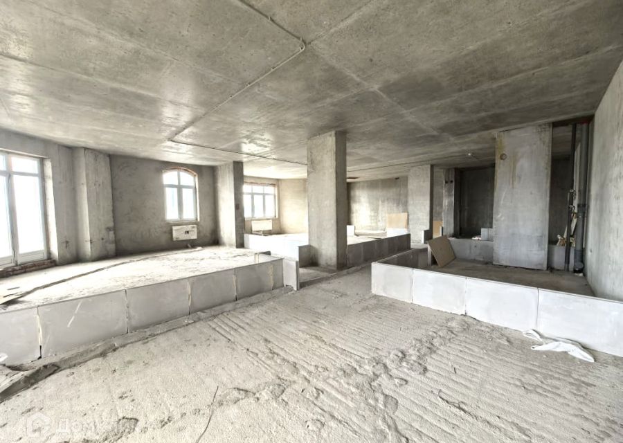 Продаётся 3-комнатная квартира, 158 м²