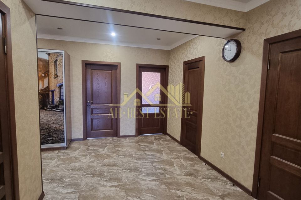 Продаётся 3-комнатная квартира, 110 м²