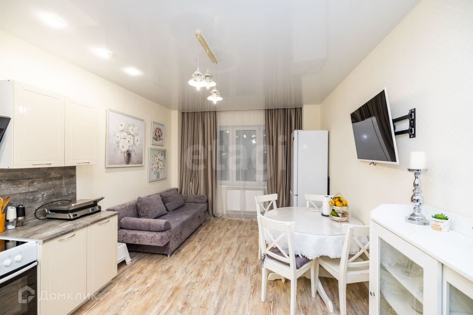 Продаётся 2-комнатная квартира, 73.3 м²