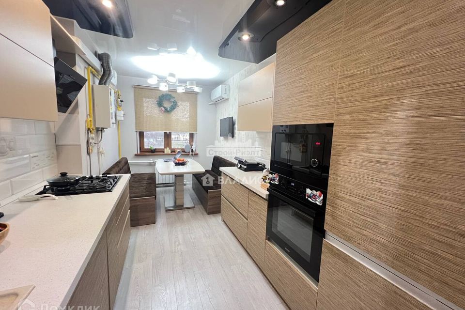 Продаётся 3-комнатная квартира, 82 м²