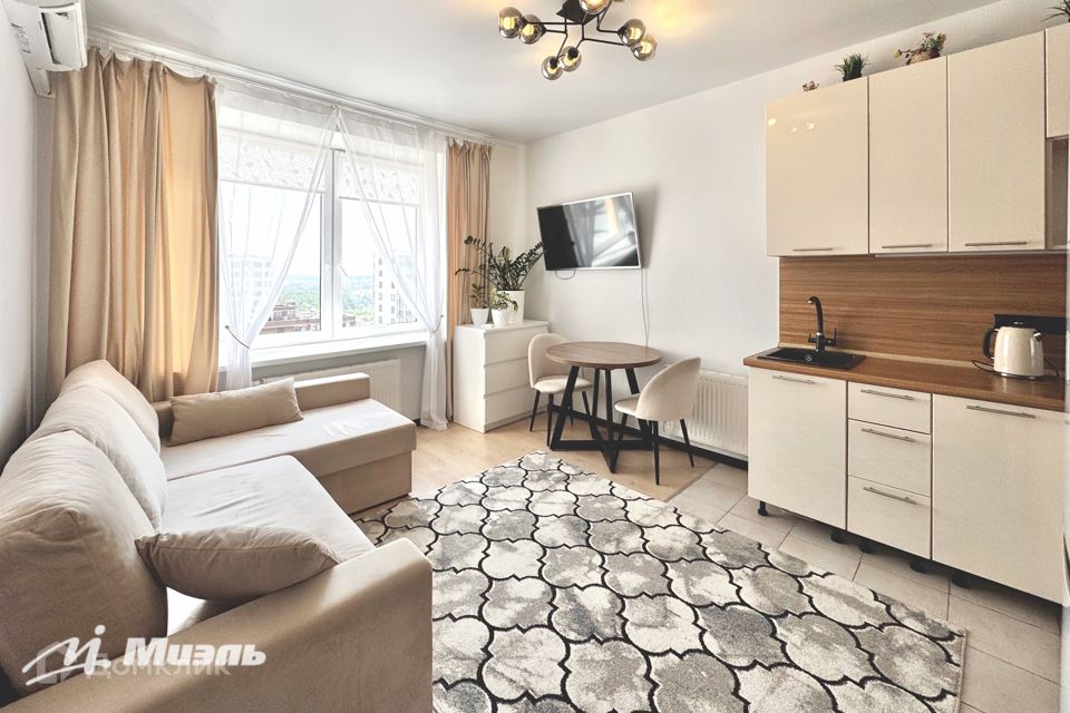 Продаётся 1-комнатная квартира, 42.4 м²
