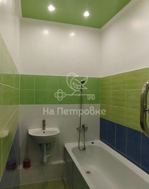 Продаётся 2-комнатная квартира, 65 м²