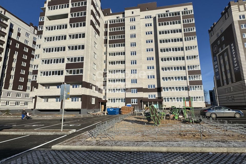 Продаётся 2-комнатная квартира, 66.7 м²