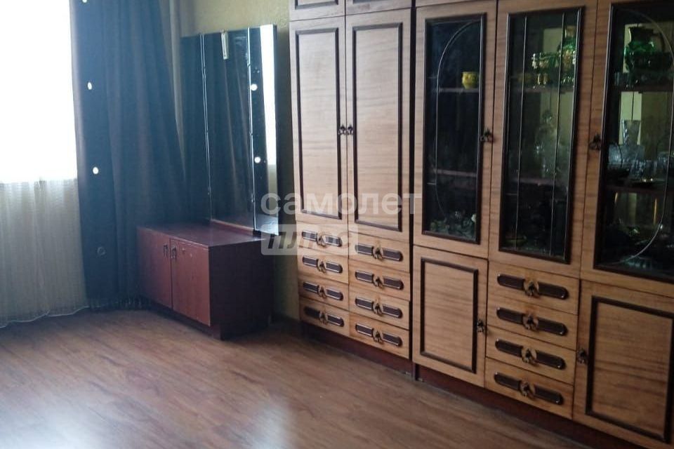 Продаётся 1-комнатная квартира, 43.2 м²